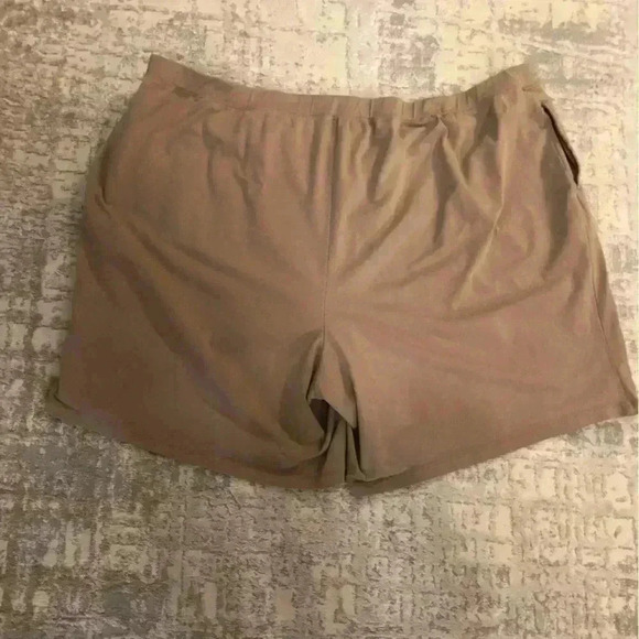 Catherine’s Womens Tan Pull On Shorts with elastic stretch w pockets 4X - Picture 2 of 3